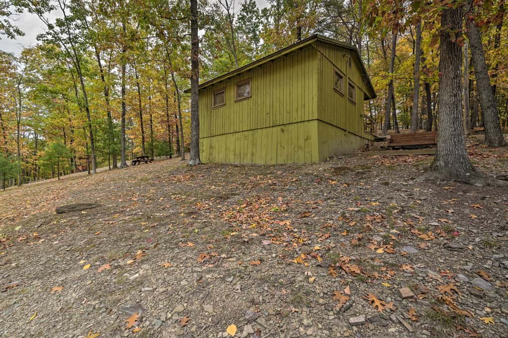 'Matt Dillon' Cabin ~ 1 Mile to Raystown Lake!