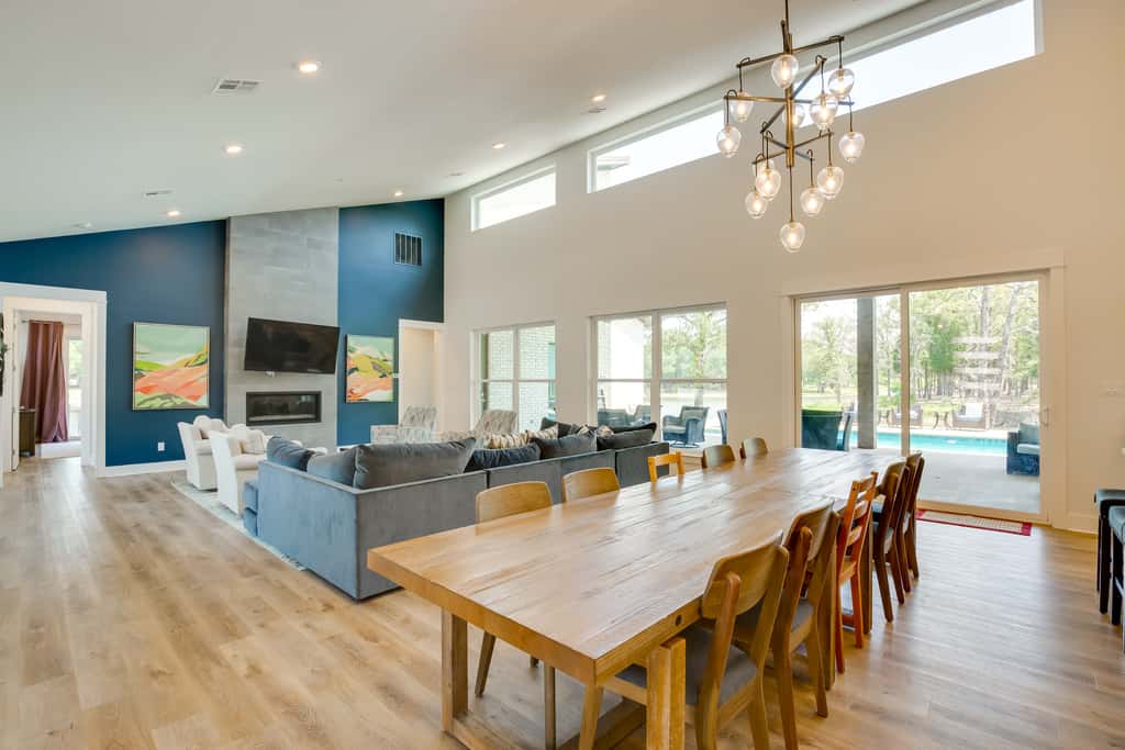 Relax Fireside! Waterfront Malakoff Home w/ Pool
