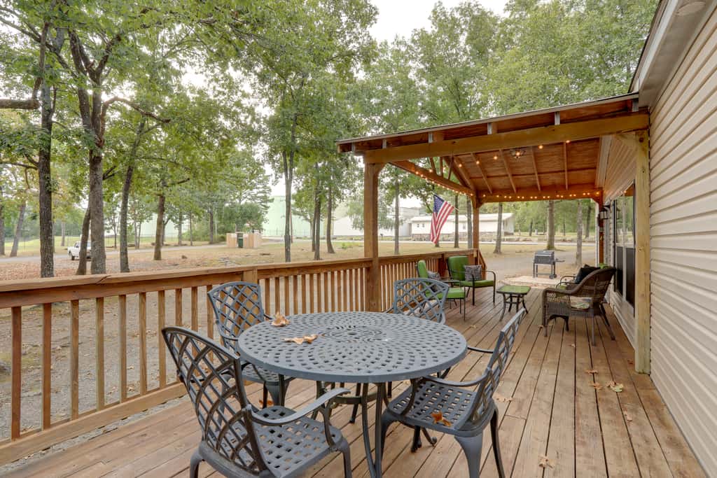 Greers Ferry Lake Access: Cabin w/ Boat Slip!