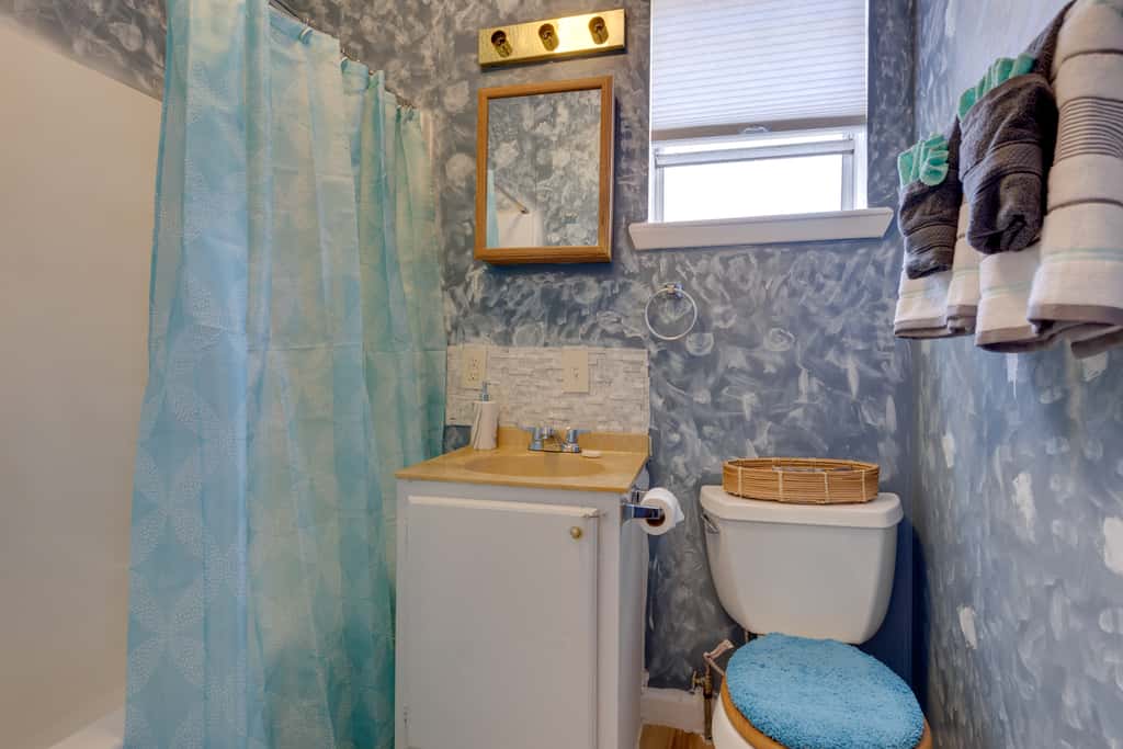 Stunning Gulfport Getaway ~ 1 Mi to the Beach
