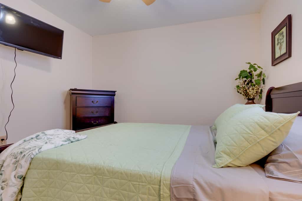 Stunning Gulfport Getaway ~ 1 Mi to the Beach
