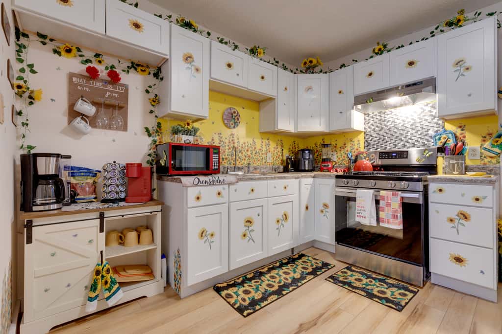Stunning Gulfport Getaway ~ 1 Mi to the Beach