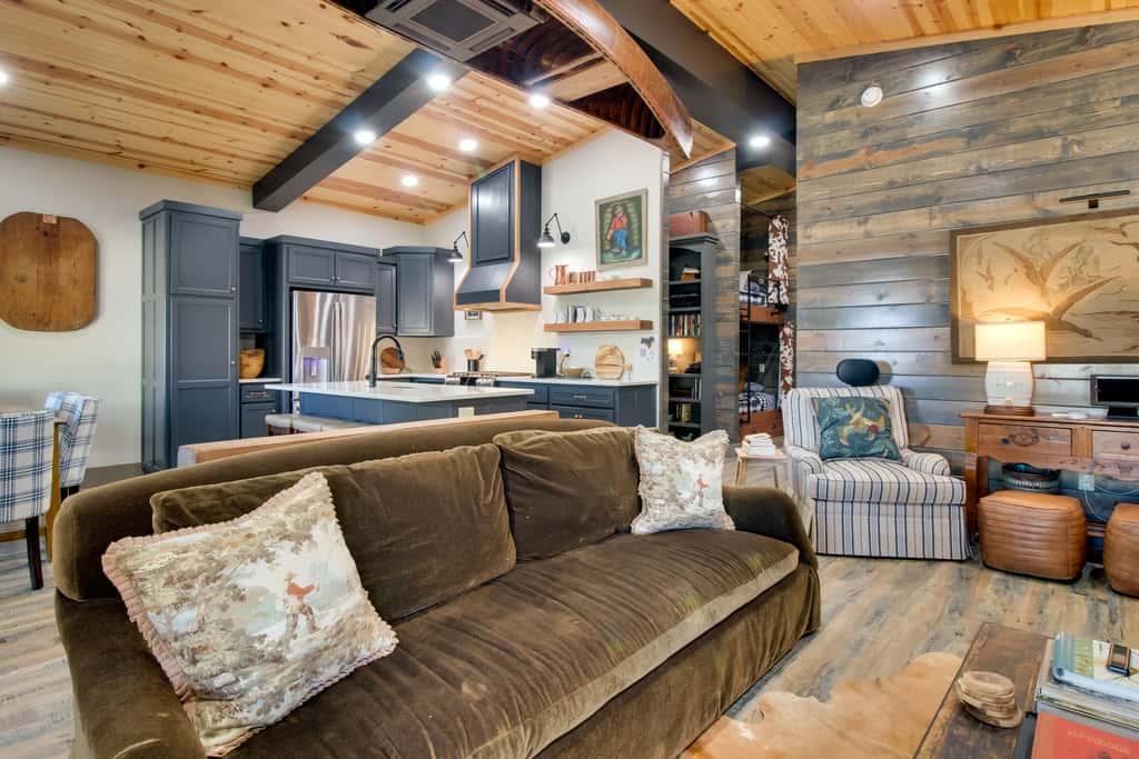Fly Fishers’ Paradise: Getaway Near White River!
