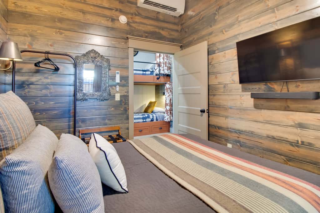Fly Fishers’ Paradise: Getaway Near White River!