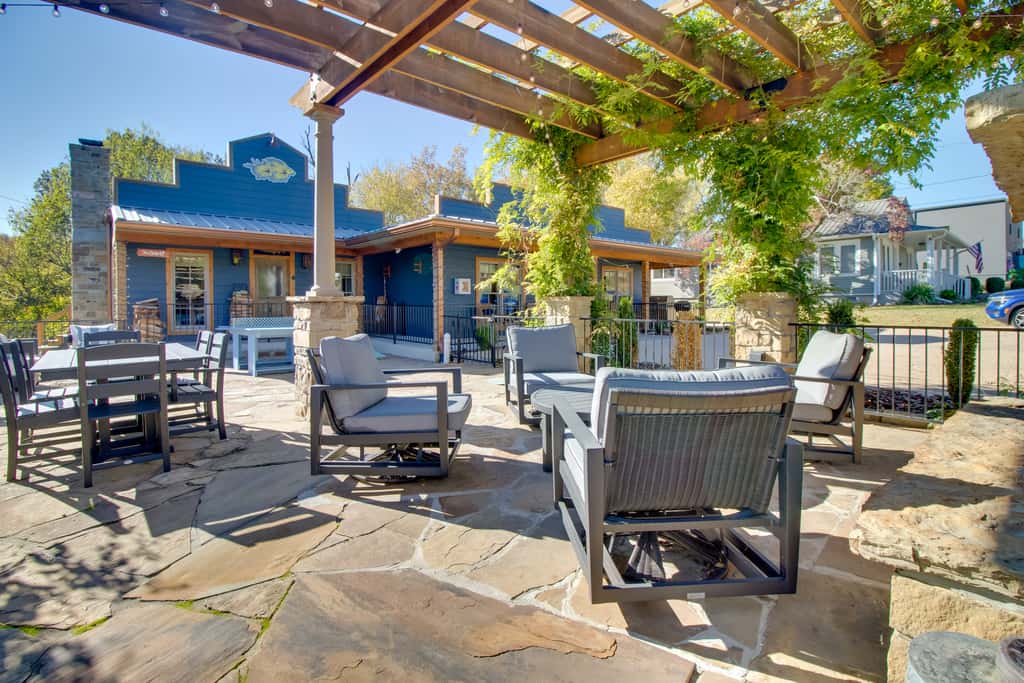 Fly Fishers’ Paradise: Getaway Near White River!