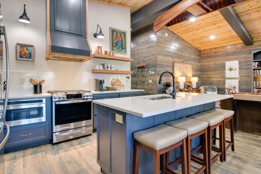 Fly Fishers’ Paradise: Getaway Near White River!