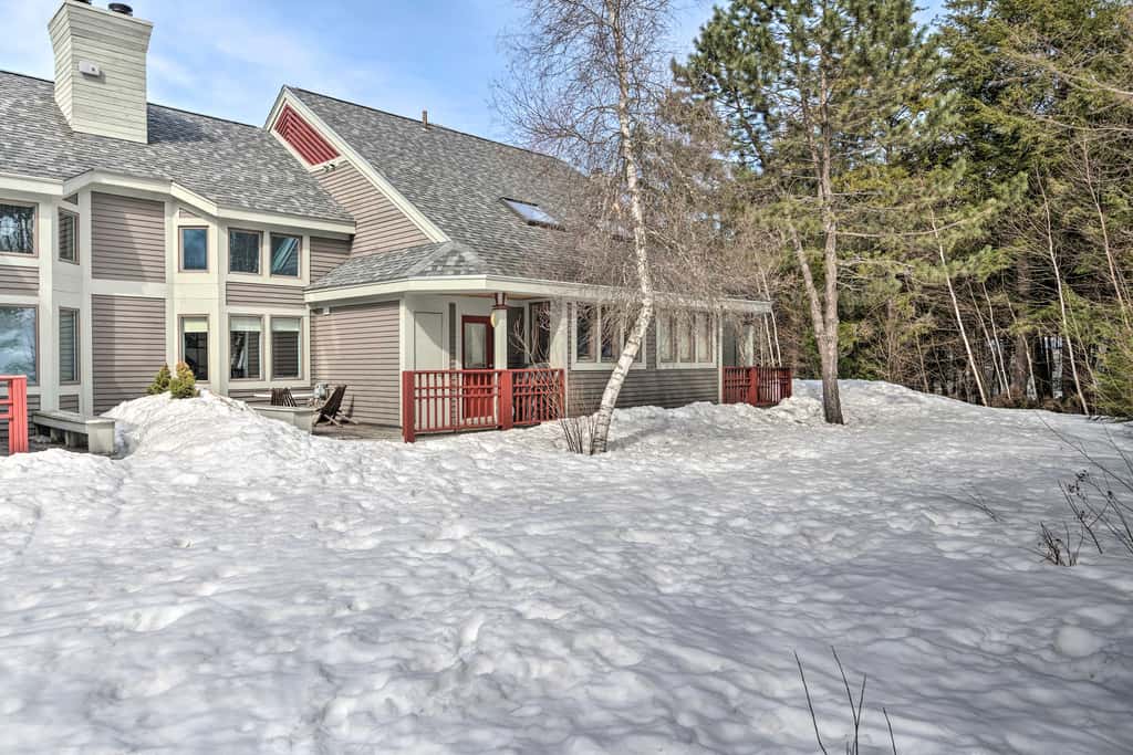 Updated Condo Next to Burke Mountain Bike Trails!