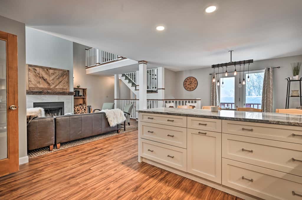 Updated Condo Next to Burke Mountain Bike Trails!