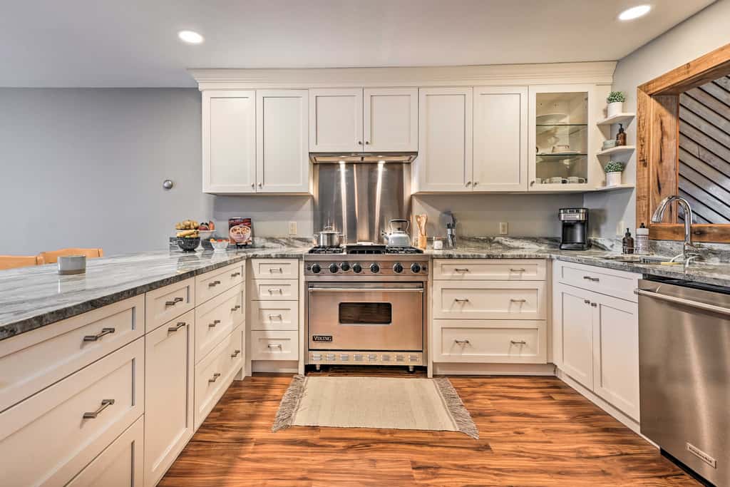 Updated Condo Next to Burke Mountain Bike Trails!