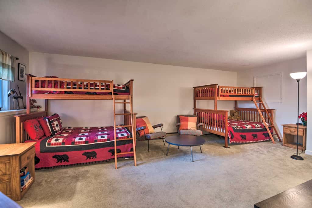 Updated Condo Next to Burke Mountain Bike Trails!