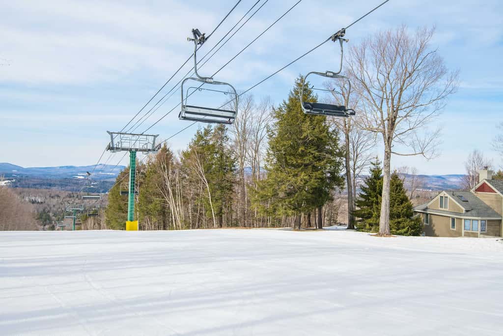Updated Condo Next to Burke Mountain Bike Trails!