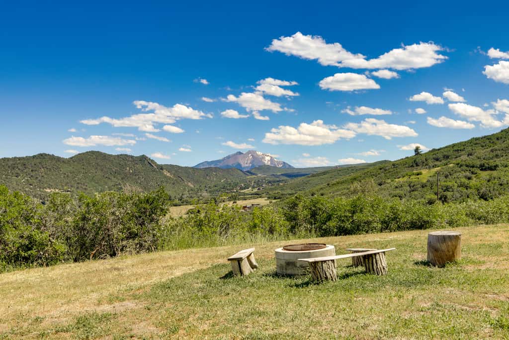 Scenic Mount Sopris View: Historic Alpine Cabin!
