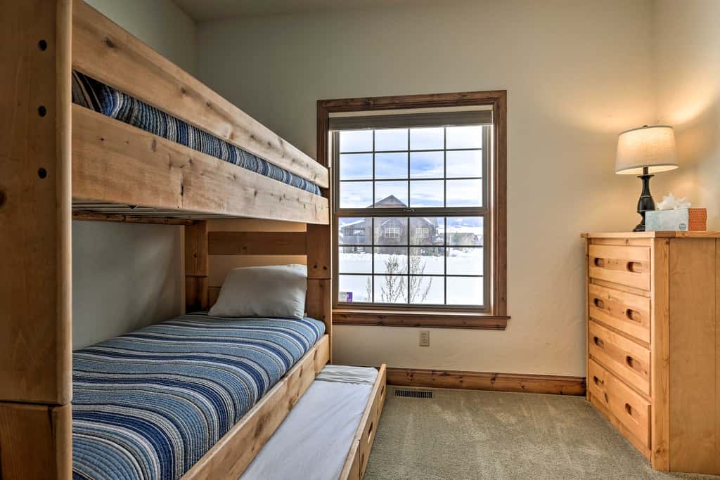 Luxe Rocky Mtn Retreat w/ Hot Tub - By Winter Park