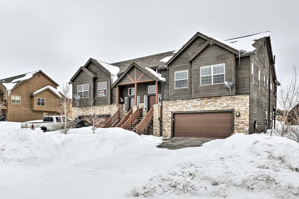 Luxe Rocky Mtn Retreat w/ Hot Tub - By Winter Park