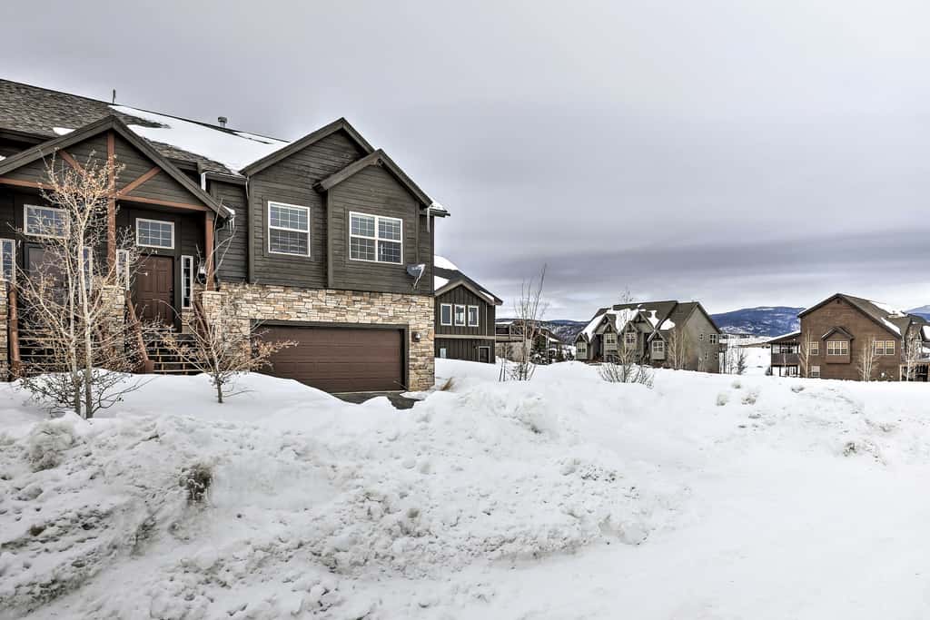 Luxe Rocky Mtn Retreat w/ Hot Tub - By Winter Park
