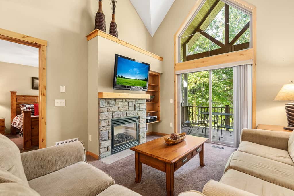 Gull Lake All-Season Getaway w/ Private Deck
