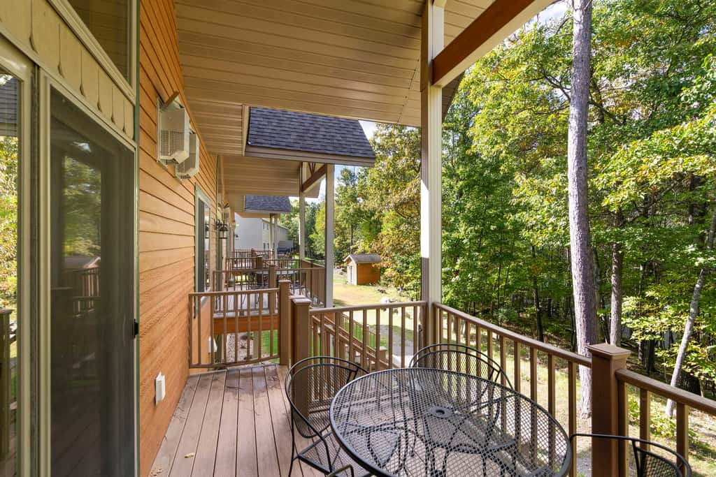 Gull Lake All-Season Getaway w/ Private Deck