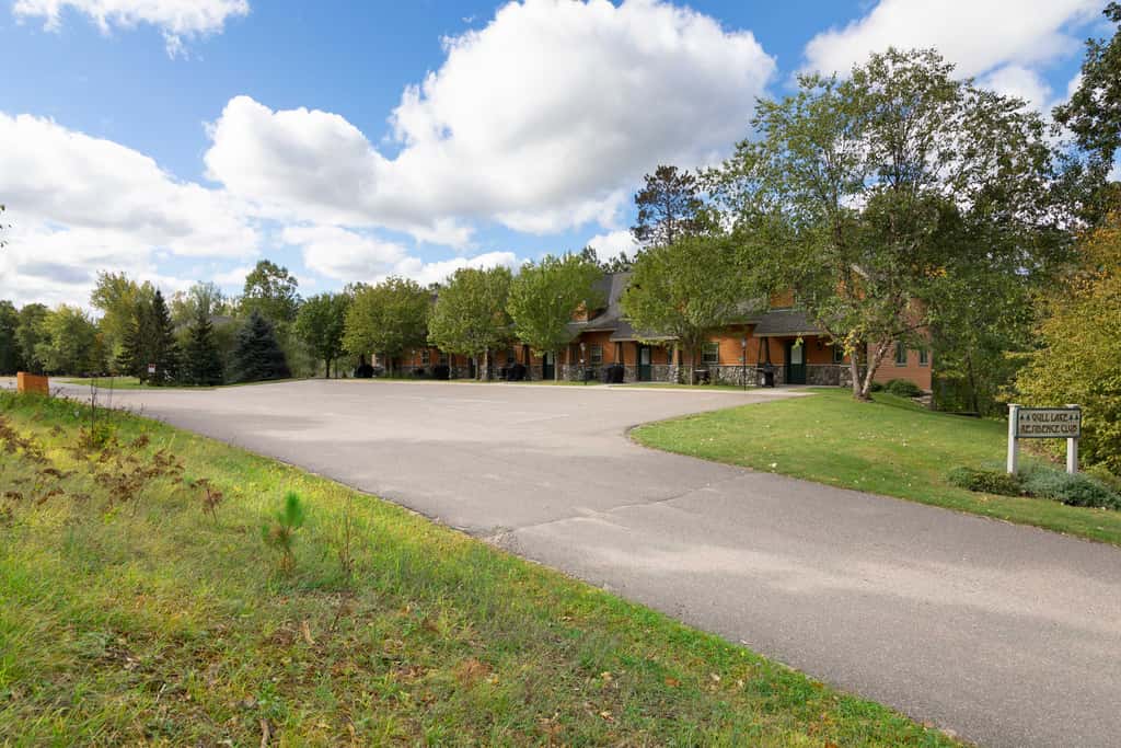 Gull Lake All-Season Getaway w/ Private Deck
