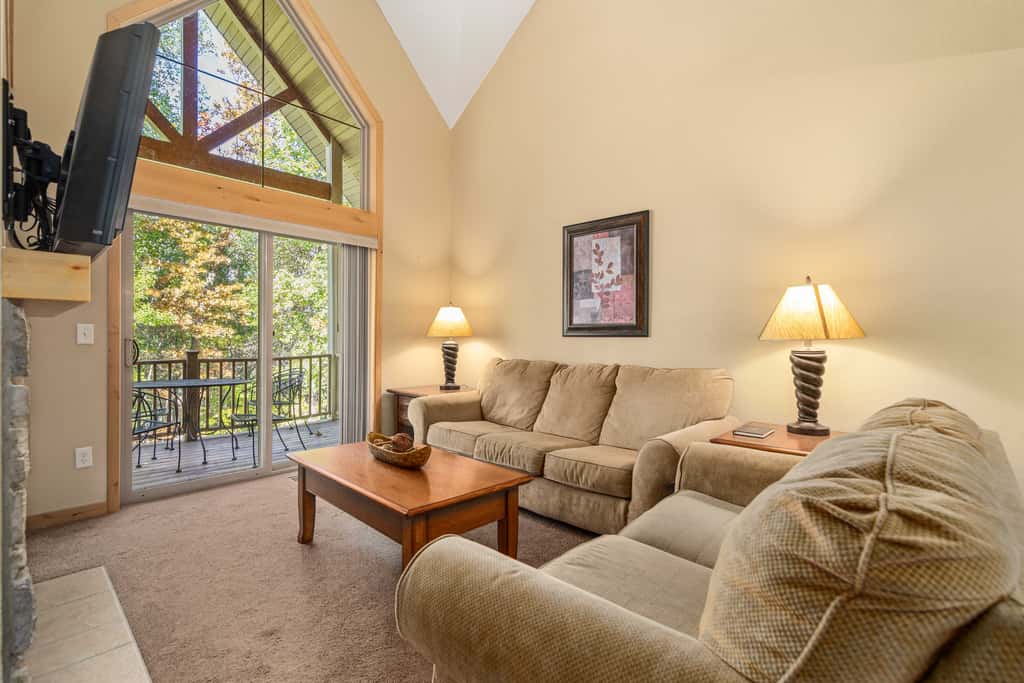 Gull Lake All-Season Getaway w/ Private Deck