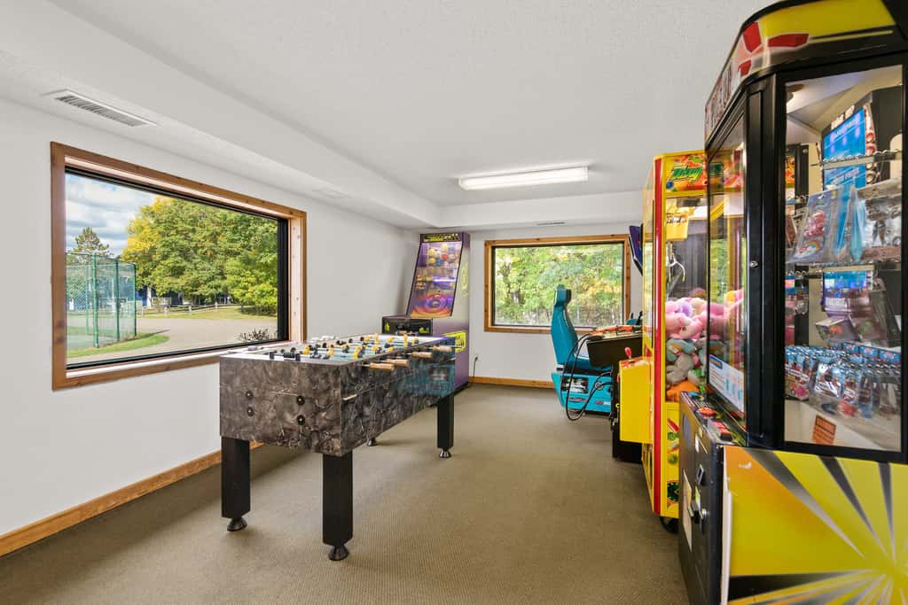 Gull Lake All-Season Getaway w/ Private Deck
