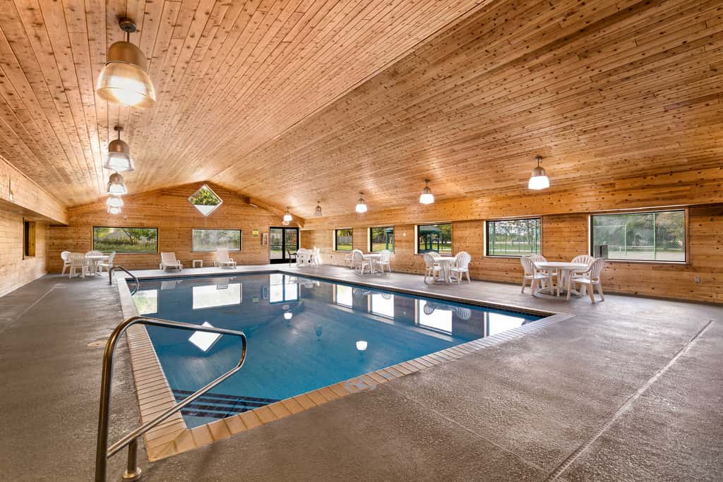 Gull Lake All-Season Getaway w/ Private Deck