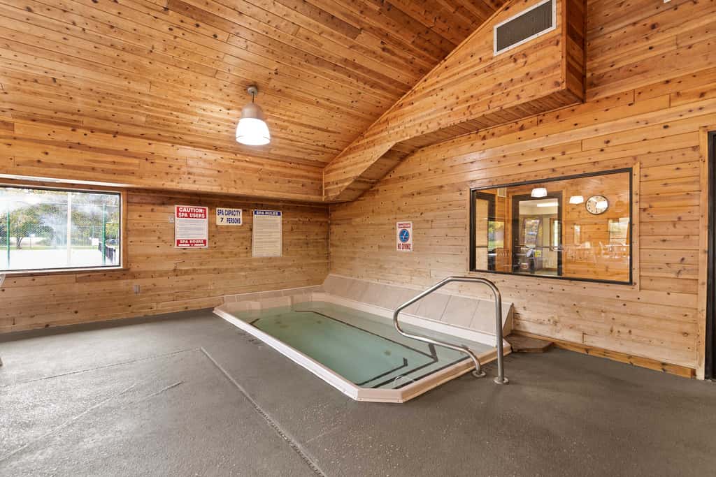 Gull Lake All-Season Getaway w/ Private Deck