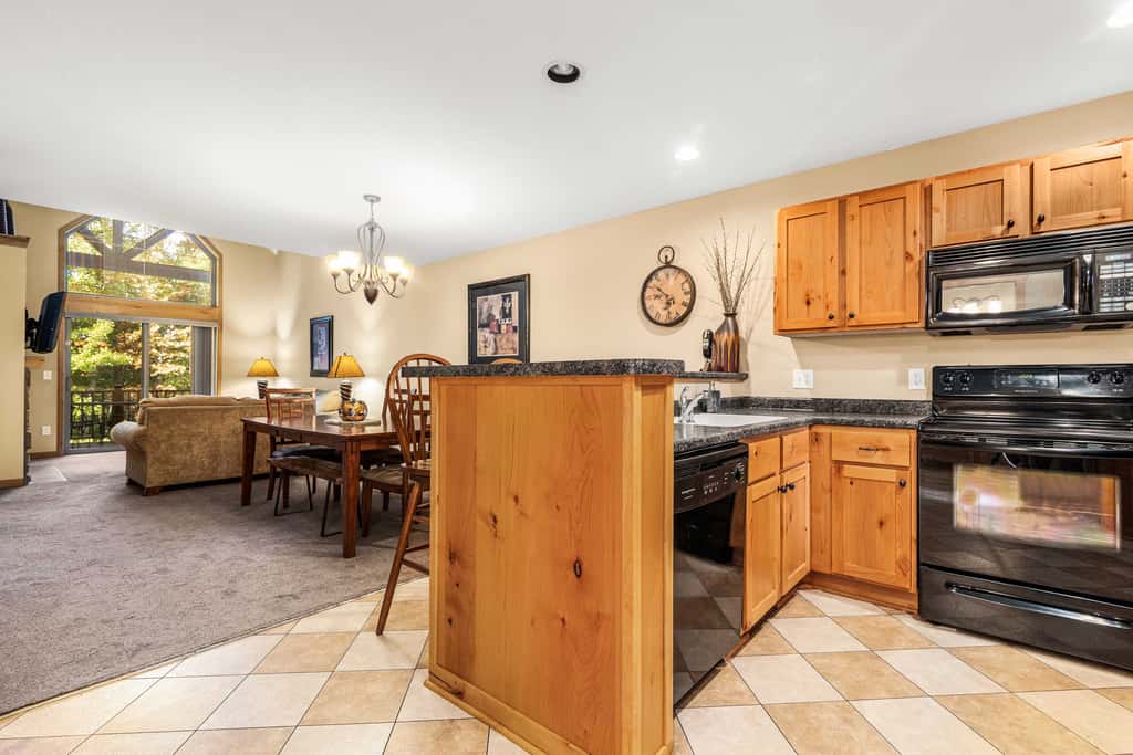 Gull Lake All-Season Getaway w/ Private Deck