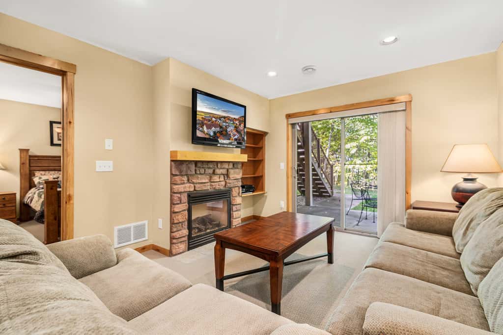 Gull Lake All-Season Getaway w/ Private Deck