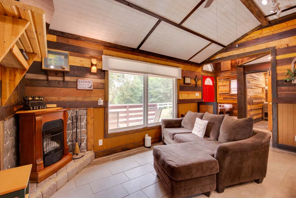 'Byrd's Nest' Lake Lafayette Escape w/ Fire Pit
