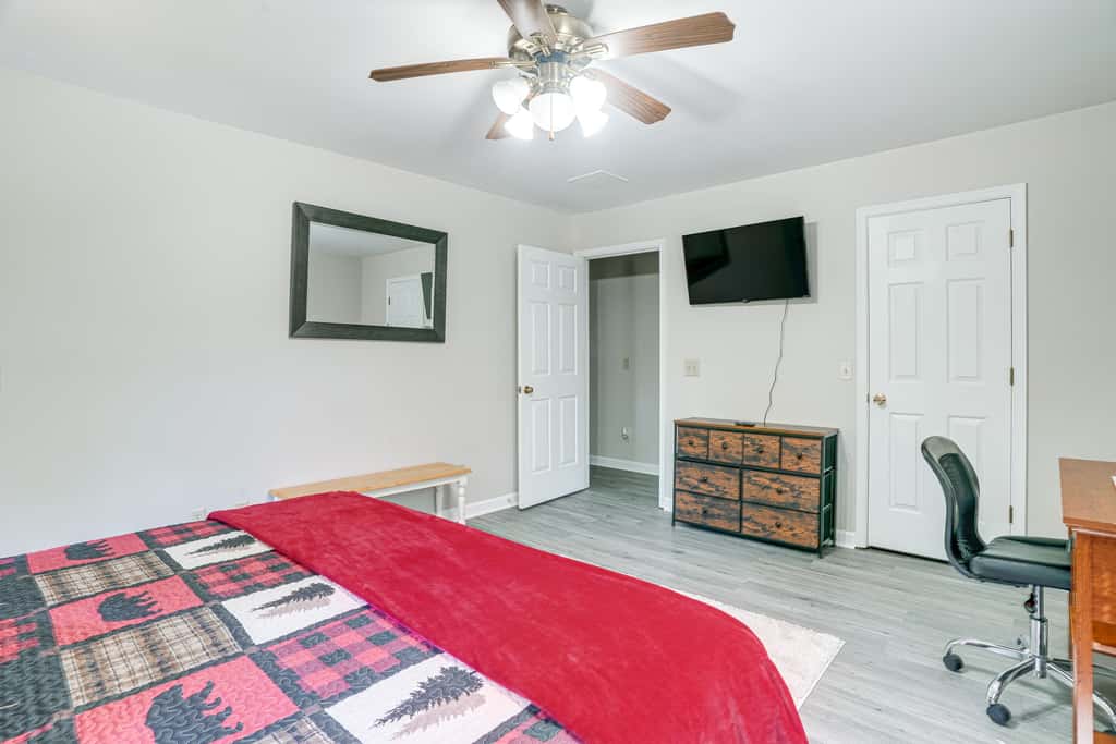 McGaheysville Home w/ Screened Porch & Gas Grill!