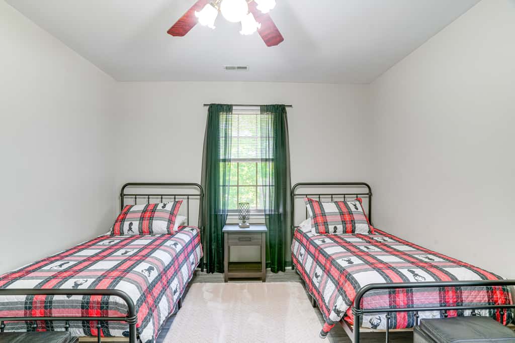 McGaheysville Home w/ Screened Porch & Gas Grill!