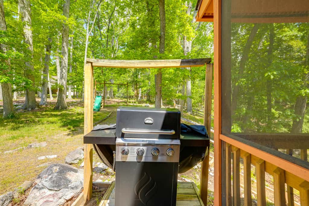 McGaheysville Home w/ Screened Porch & Gas Grill!