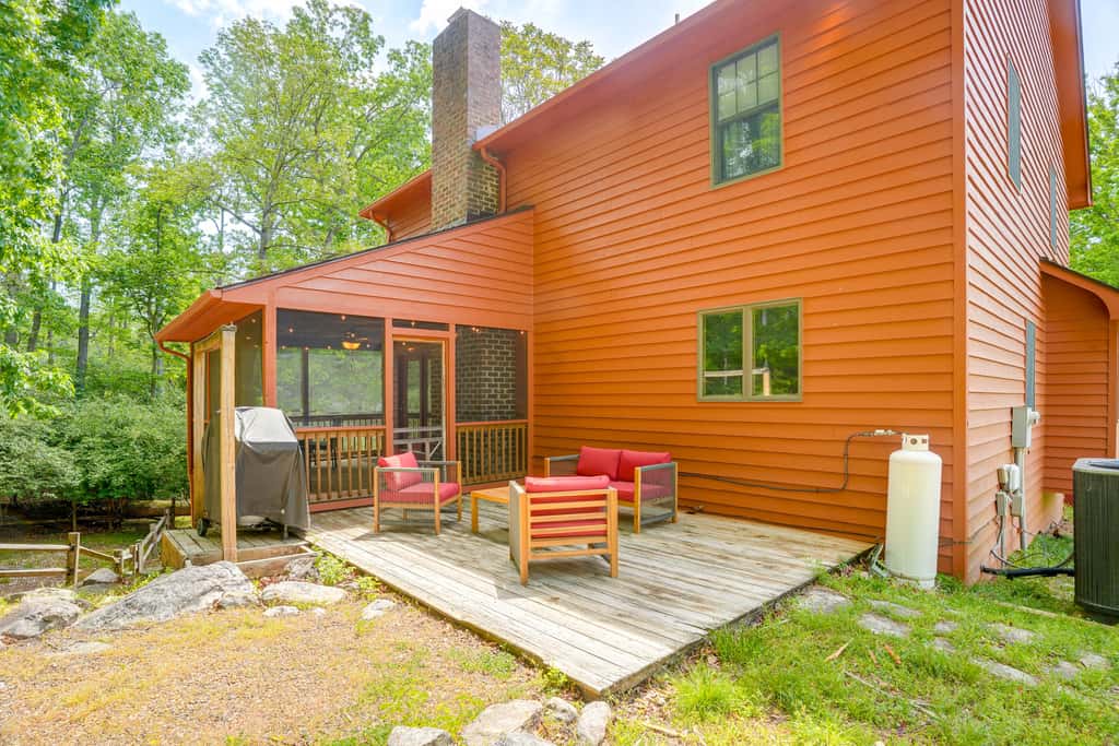 McGaheysville Home w/ Screened Porch & Gas Grill!