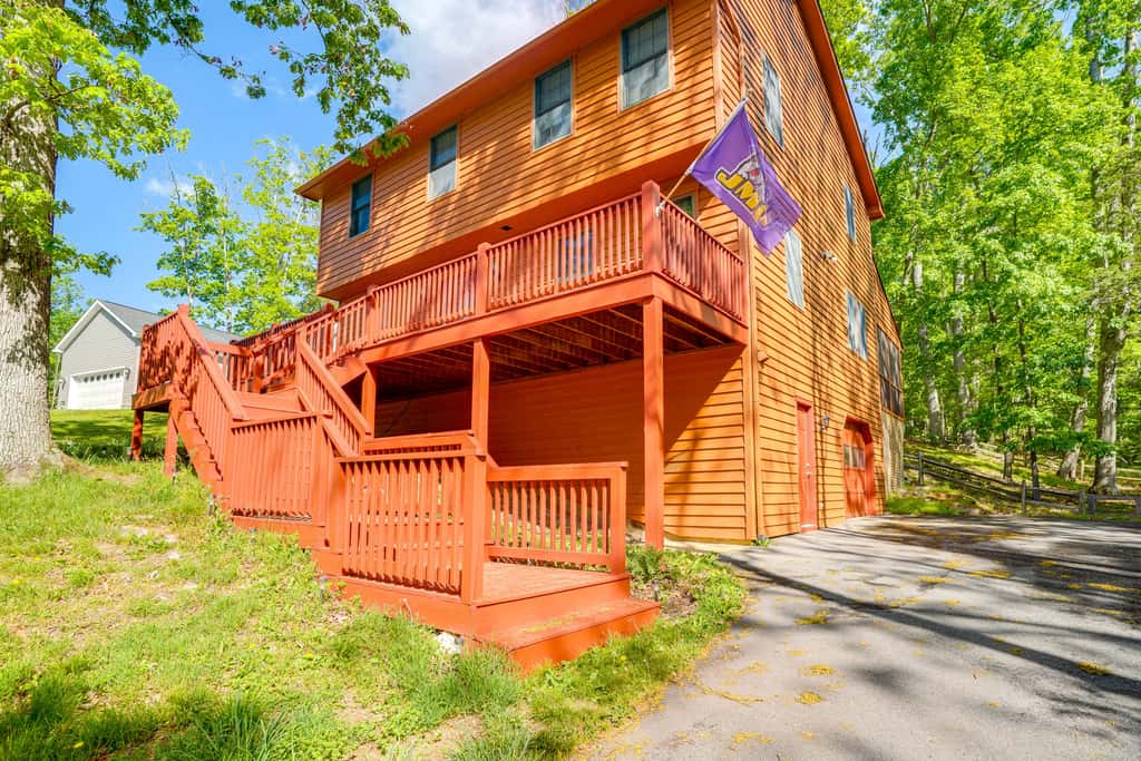 McGaheysville Home w/ Screened Porch & Gas Grill!