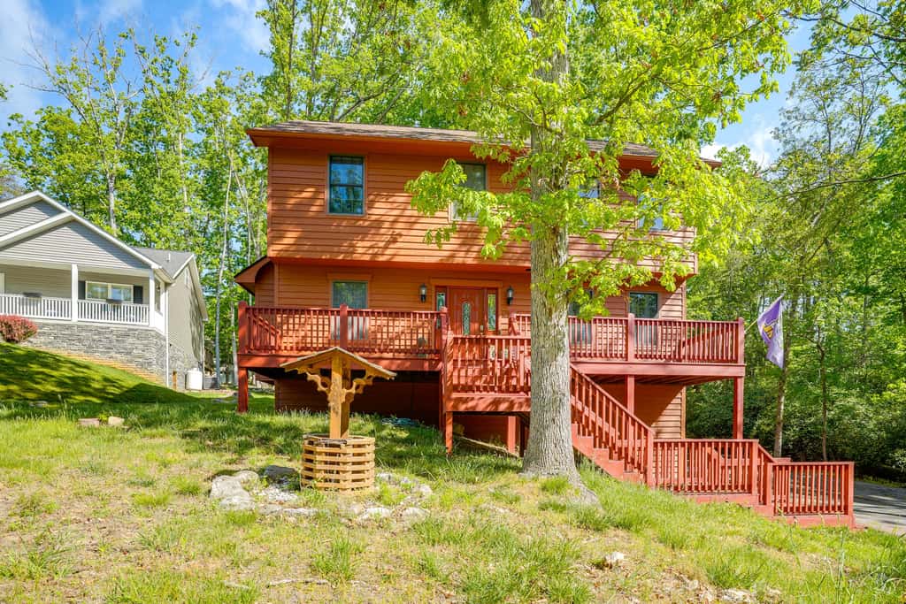 McGaheysville Home w/ Screened Porch & Gas Grill!