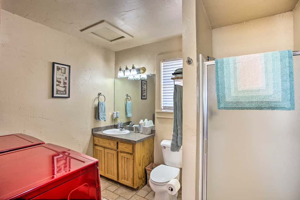 Pet-Friendly Efficiency Cottage w/ Pool!