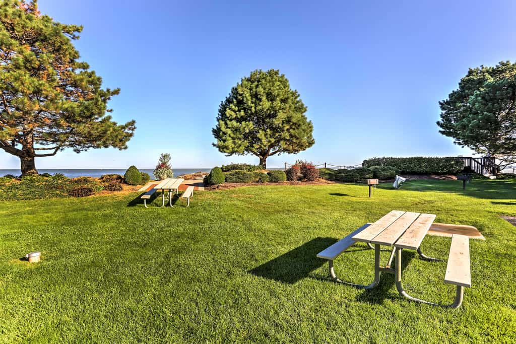 Waterfront Port Clinton Condo w/ Pool Access!