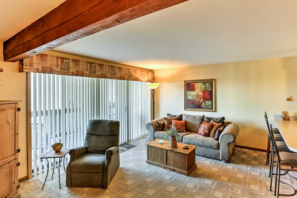 Waterfront Port Clinton Condo w/ Pool Access!