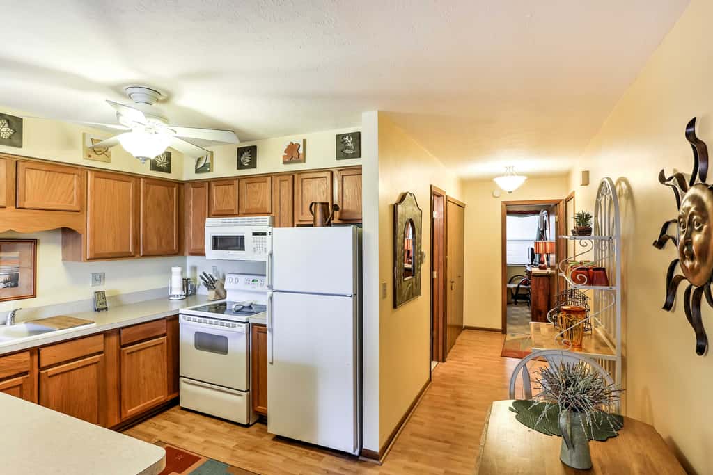 Waterfront Port Clinton Condo w/ Pool Access!