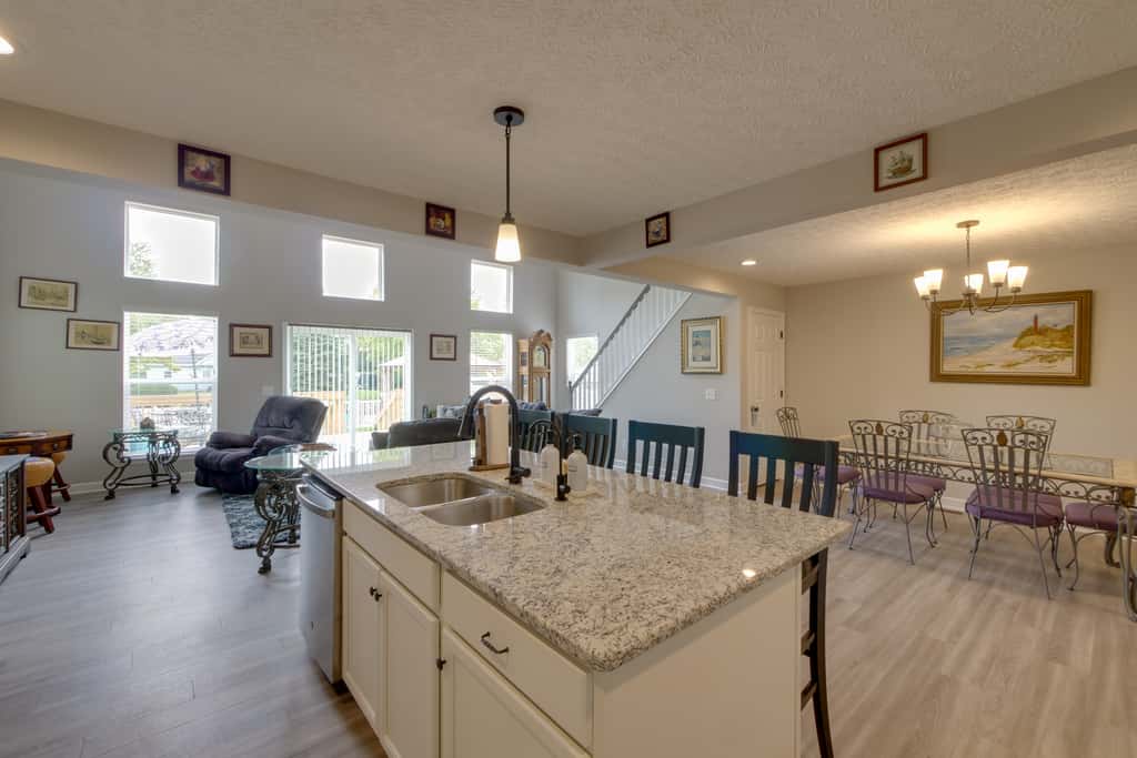 Hot Tub, Lake Access, & Dock: Port Clinton Retreat