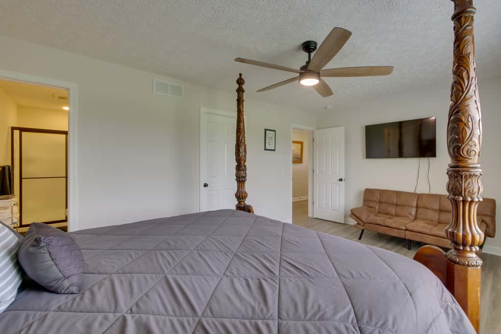 Hot Tub, Lake Access, & Dock: Port Clinton Retreat
