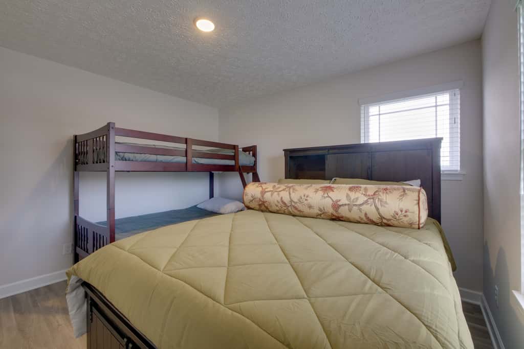 Hot Tub, Lake Access, & Dock: Port Clinton Retreat
