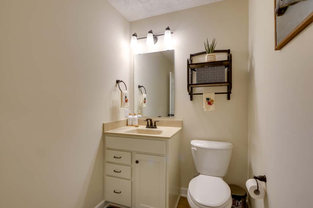 Hot Tub, Lake Access, & Dock: Port Clinton Retreat