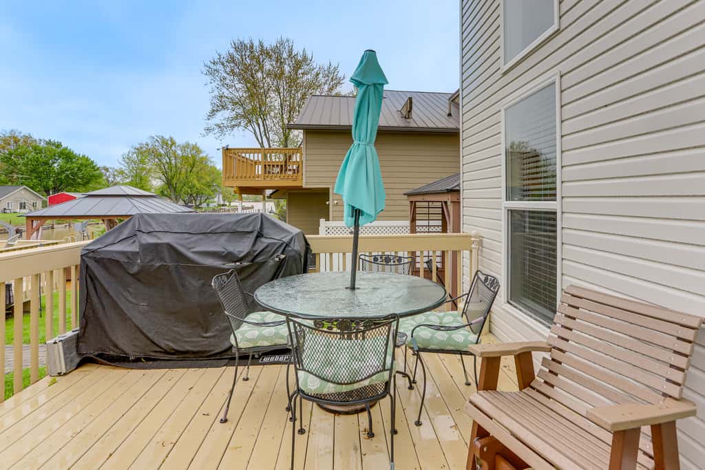 Hot Tub, Lake Access, & Dock: Port Clinton Retreat