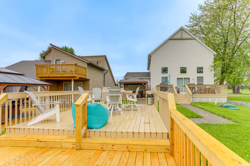 Hot Tub, Lake Access, & Dock: Port Clinton Retreat