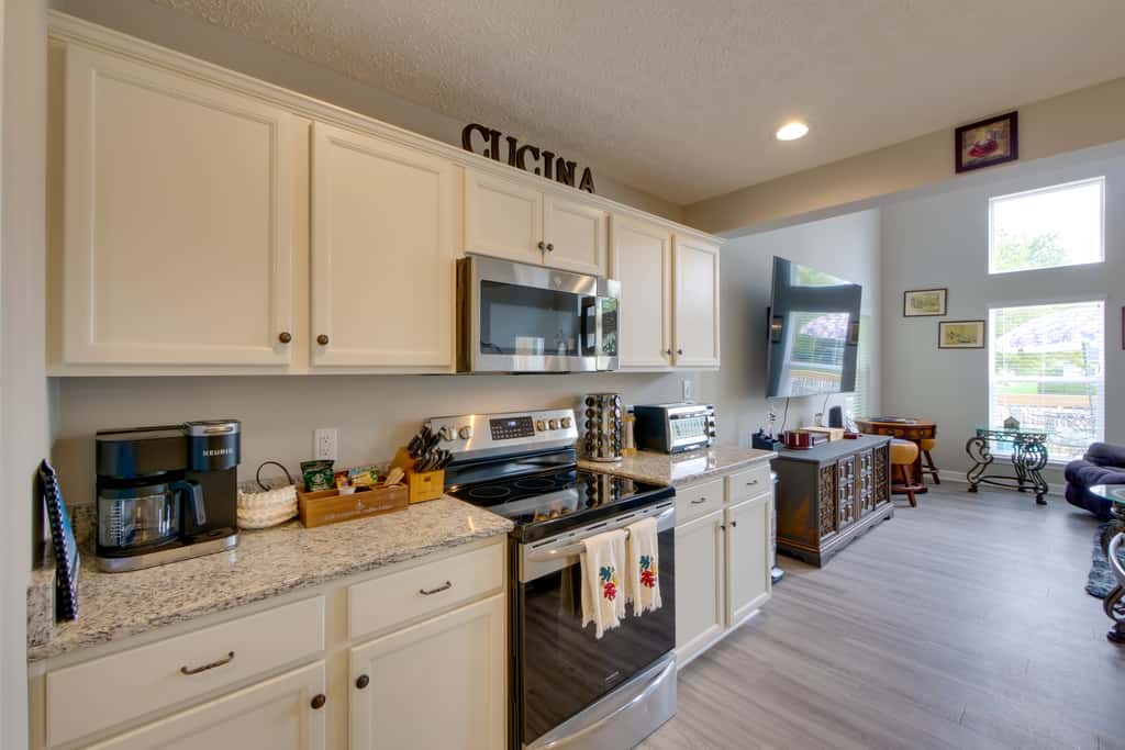 Hot Tub, Lake Access, & Dock: Port Clinton Retreat