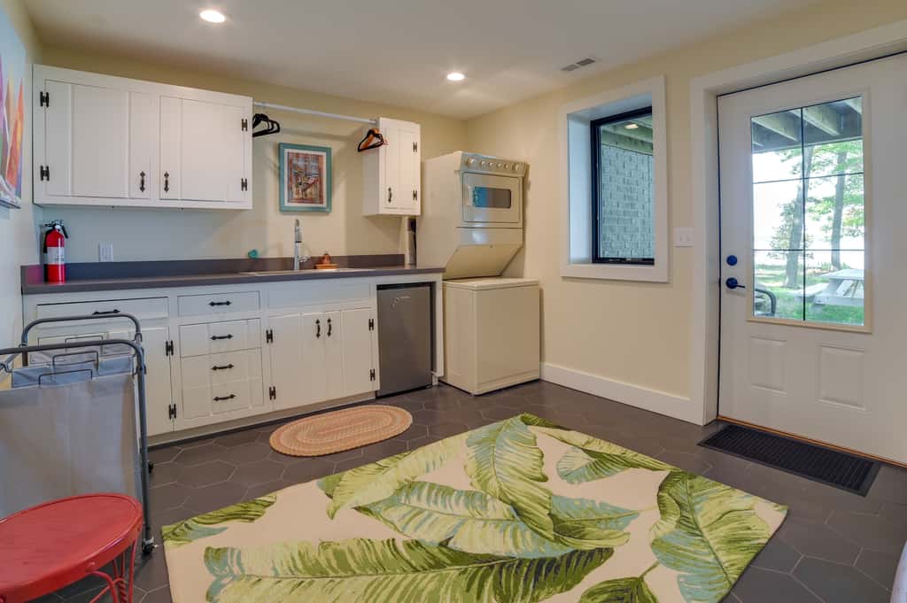 Higgins Lake Vacation Rental w/ Lake Views & Deck!
