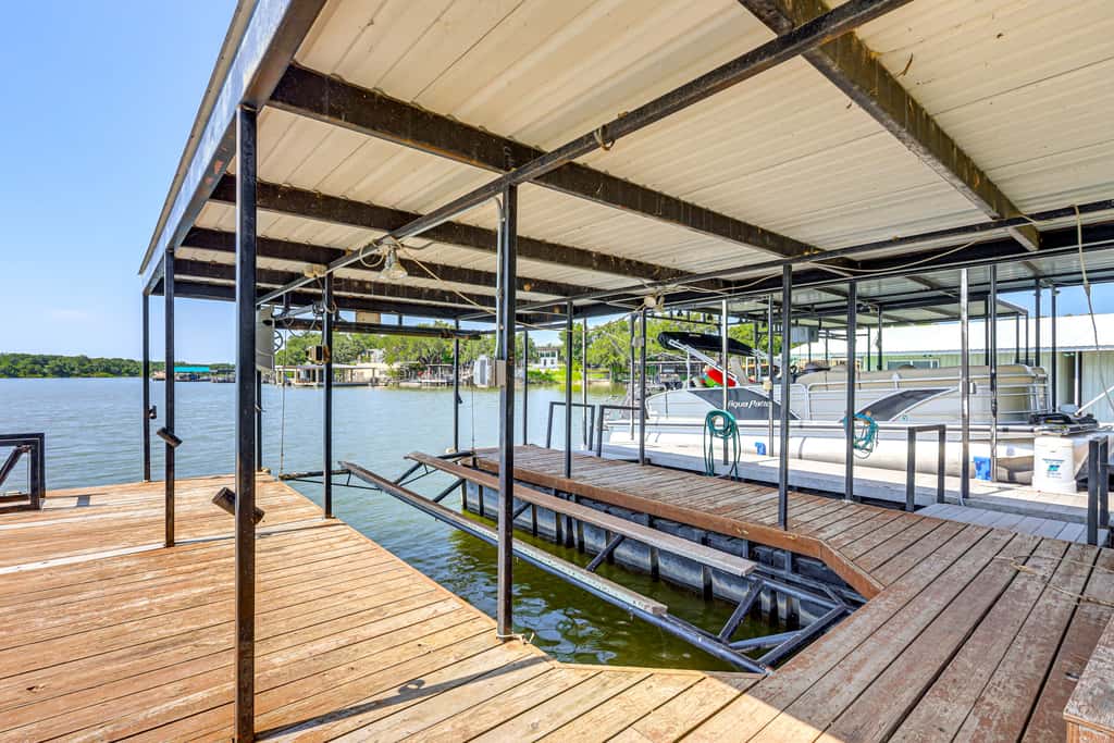 Lakefront Brownwood Home w/ Private Boat Dock