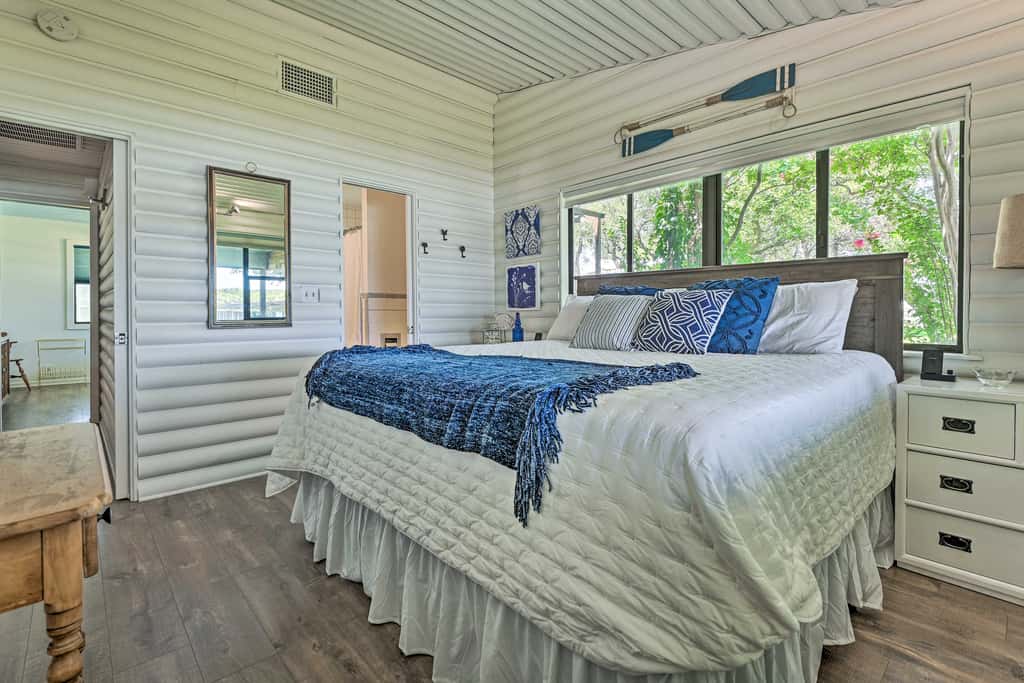 Lakefront Brownwood Home w/ Private Boat Dock