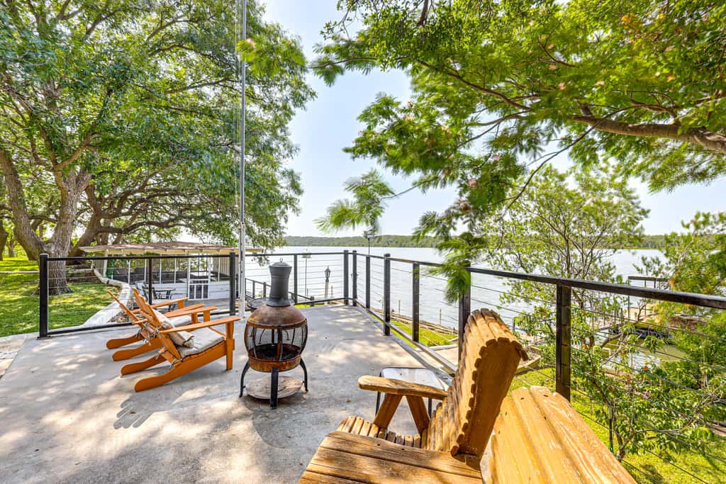 Lakefront Brownwood Home w/ Private Boat Dock